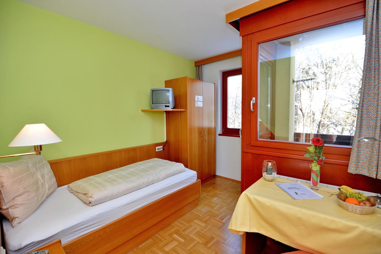 Bildungshaus Schloss Krastowitz Hotel Klagenfurt am Woerthersee Ngoại thất bức ảnh