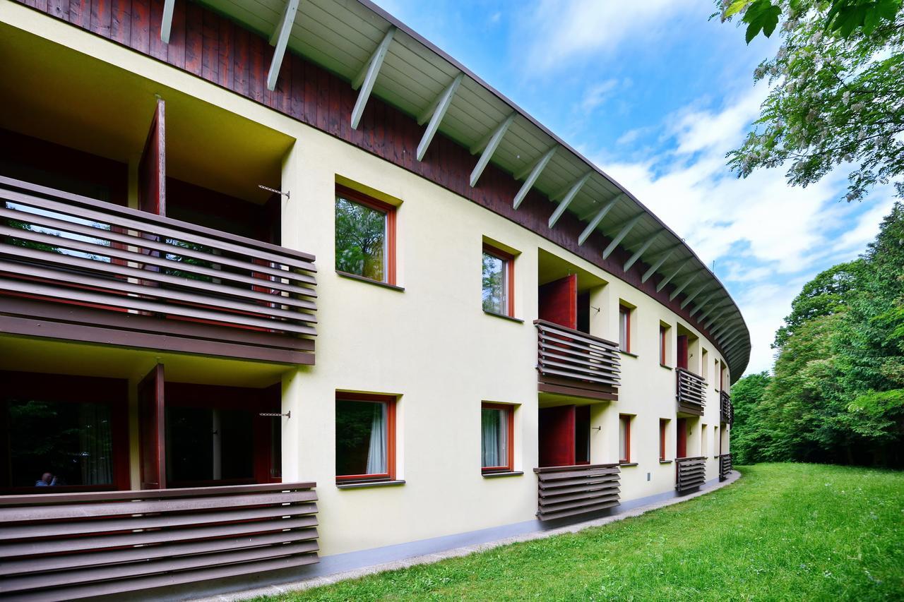 Bildungshaus Schloss Krastowitz Hotel Klagenfurt am Woerthersee Ngoại thất bức ảnh