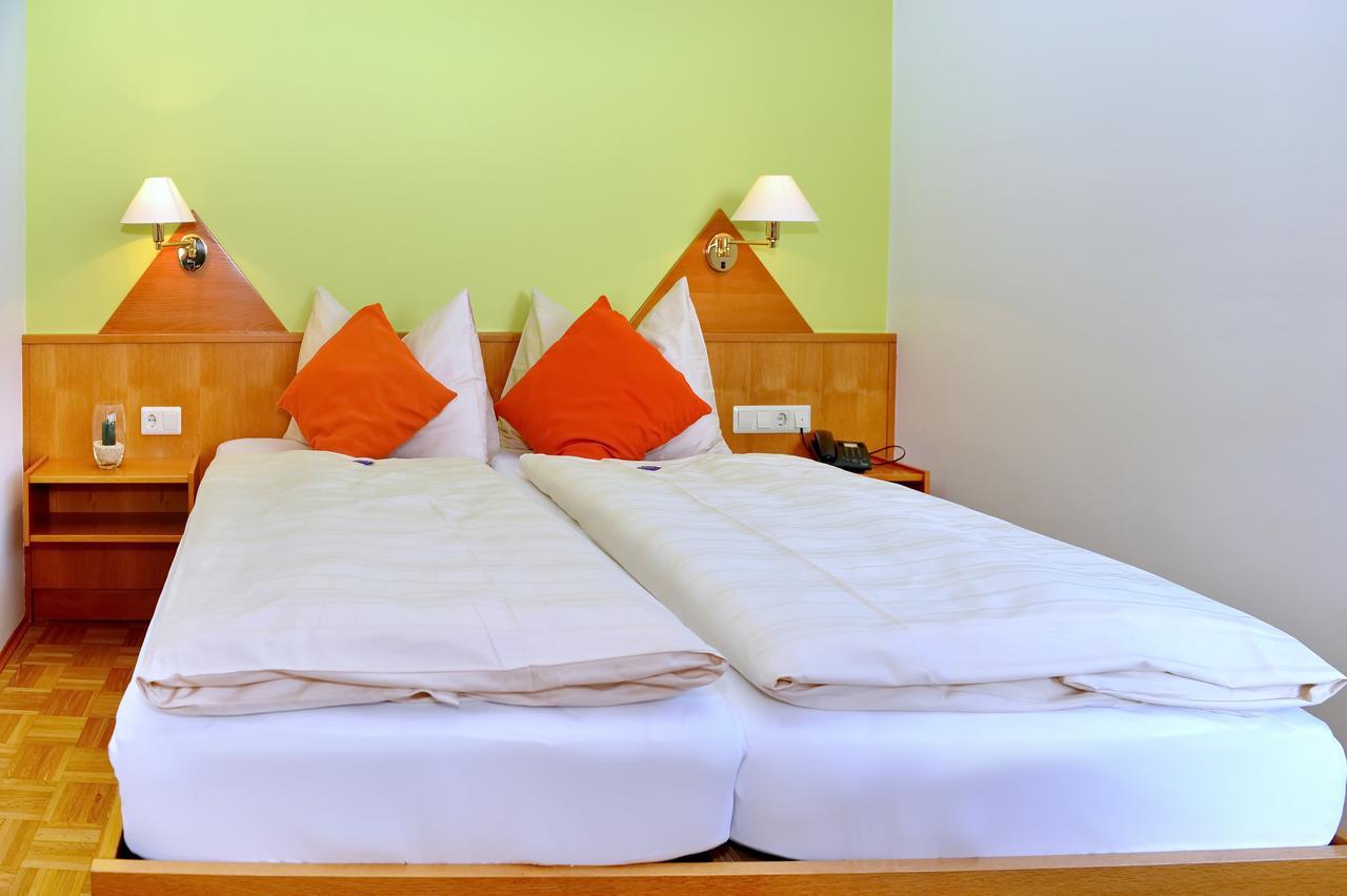 Bildungshaus Schloss Krastowitz Hotel Klagenfurt am Woerthersee Ngoại thất bức ảnh